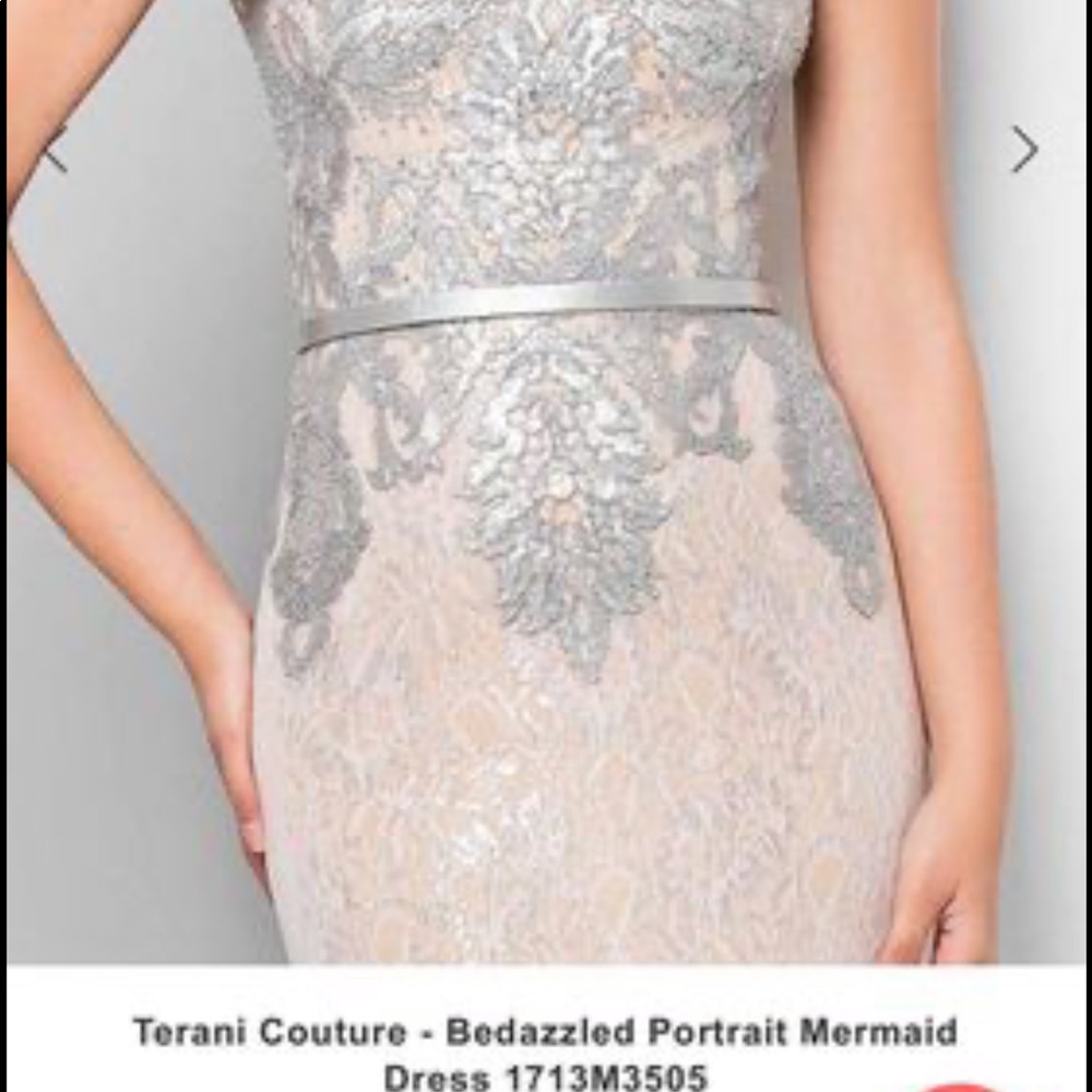 I wore this dress once it’s in brand new condition